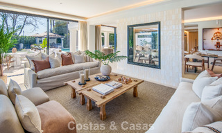 Luxueuze, mediterrane villa te koop, eerstelijnsgolf in een prestigieuze urbanisatie in Nueva Andalucia, Marbella 803299 