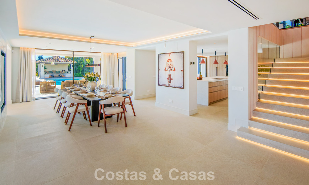 Luxueuze, mediterrane villa te koop, eerstelijnsgolf in een prestigieuze urbanisatie in Nueva Andalucia, Marbella 803307