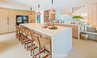 Luxueuze, mediterrane villa te koop, eerstelijnsgolf in een prestigieuze urbanisatie in Nueva Andalucia, Marbella 803311 
