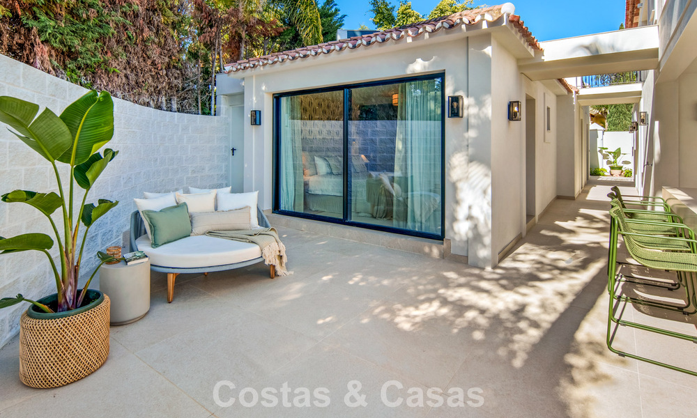 Luxueuze, mediterrane villa te koop, eerstelijnsgolf in een prestigieuze urbanisatie in Nueva Andalucia, Marbella 803323