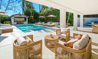 Luxueuze, mediterrane villa te koop, eerstelijnsgolf in een prestigieuze urbanisatie in Nueva Andalucia, Marbella 803325 