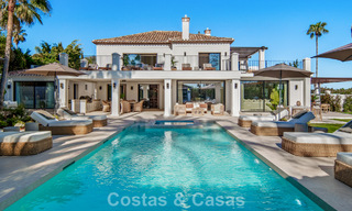 Luxueuze, mediterrane villa te koop, eerstelijnsgolf in een prestigieuze urbanisatie in Nueva Andalucia, Marbella 803333 