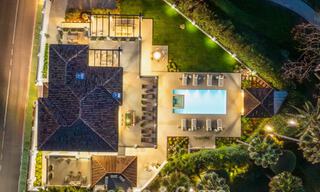 Luxueuze, mediterrane villa te koop, eerstelijnsgolf in een prestigieuze urbanisatie in Nueva Andalucia, Marbella 803336 