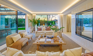 Luxueuze, mediterrane villa te koop, eerstelijnsgolf in een prestigieuze urbanisatie in Nueva Andalucia, Marbella 803338 