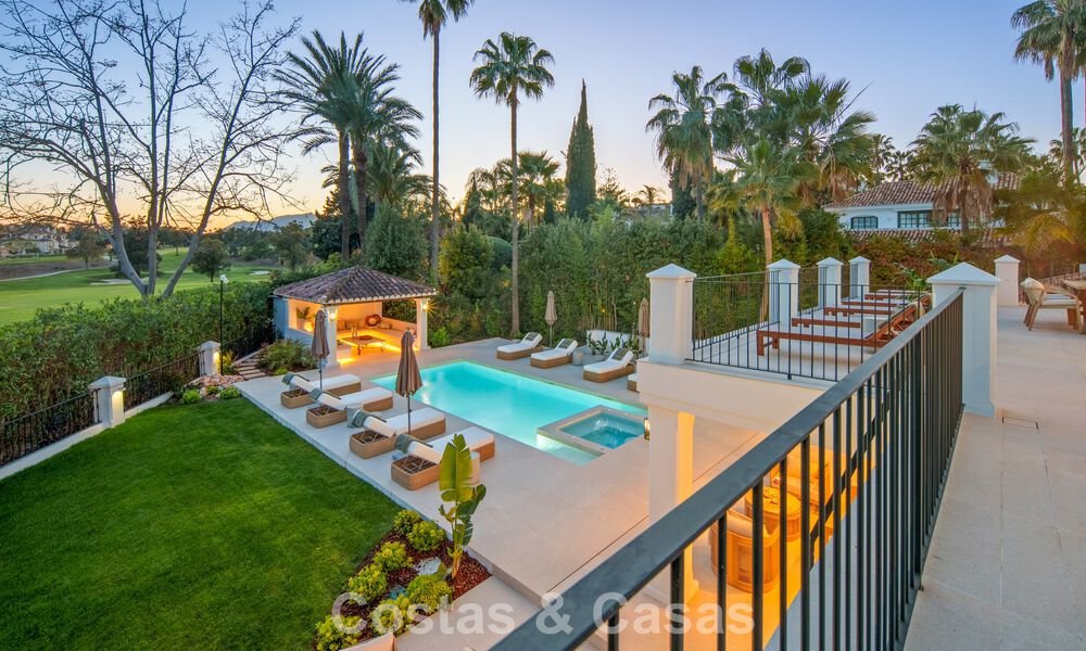 Luxueuze, mediterrane villa te koop, eerstelijnsgolf in een prestigieuze urbanisatie in Nueva Andalucia, Marbella 803342