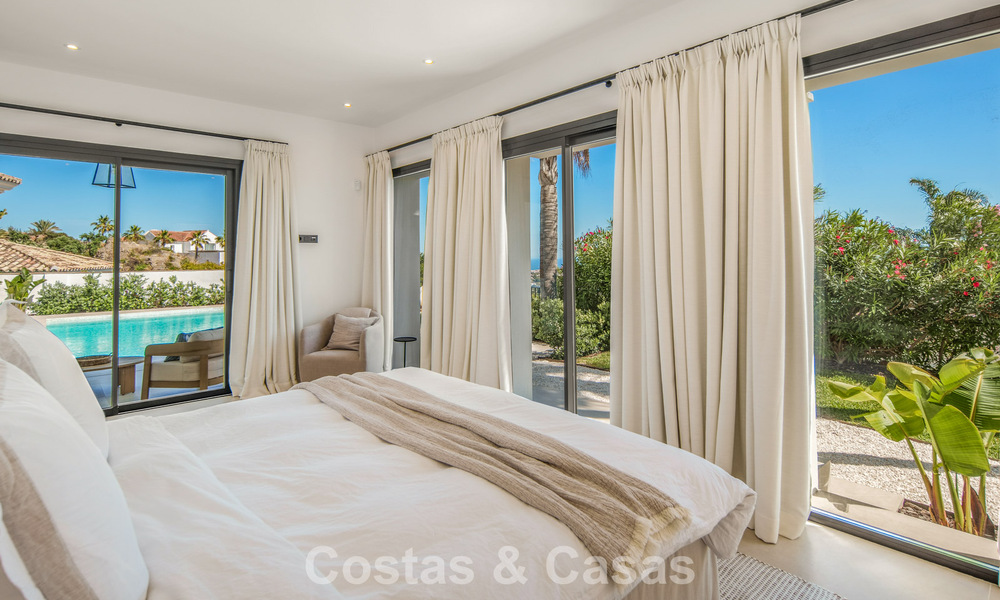 Eigentijdse, Spaanse luxevilla met panoramisch zeezicht te koop in Marbella - Benahavis 803349
