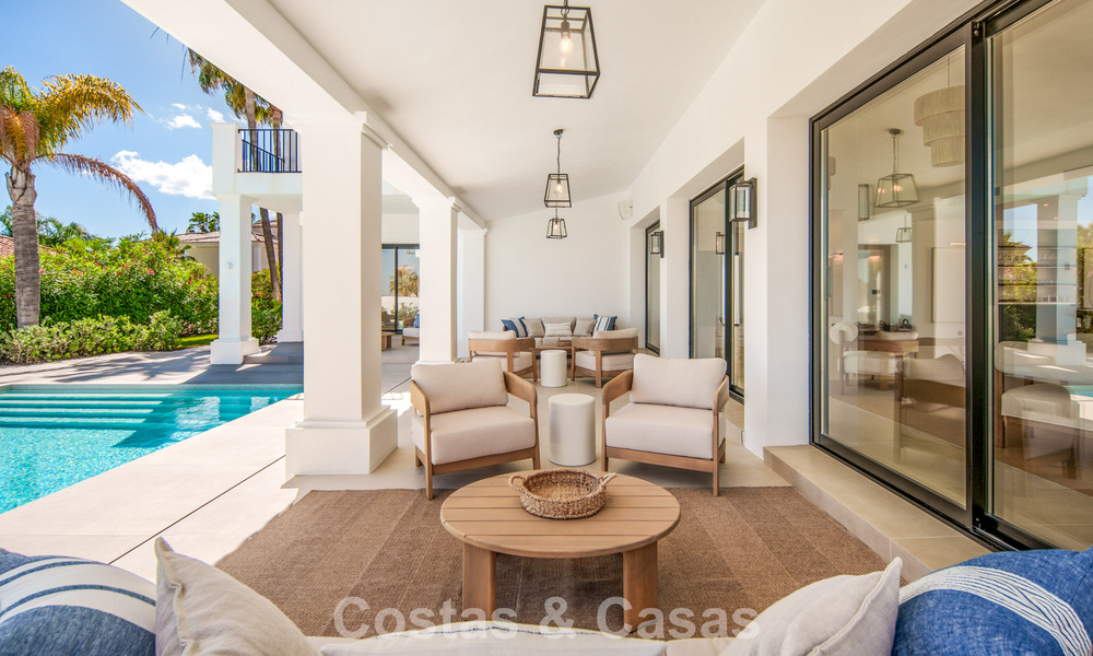 Eigentijdse, Spaanse luxevilla met panoramisch zeezicht te koop in Marbella - Benahavis 803361