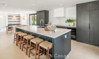 Eigentijdse, Spaanse luxevilla met panoramisch zeezicht te koop in Marbella - Benahavis 803379 