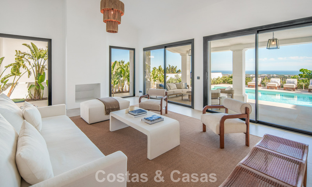 Eigentijdse, Spaanse luxevilla met panoramisch zeezicht te koop in Marbella - Benahavis 803382