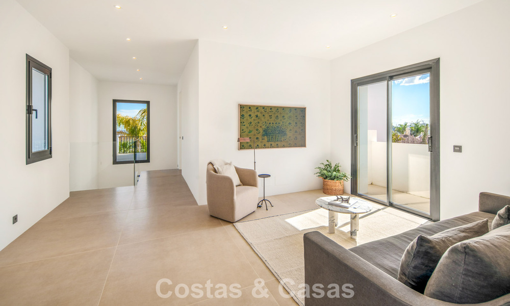 Eigentijdse, Spaanse luxevilla met panoramisch zeezicht te koop in Marbella - Benahavis 803392
