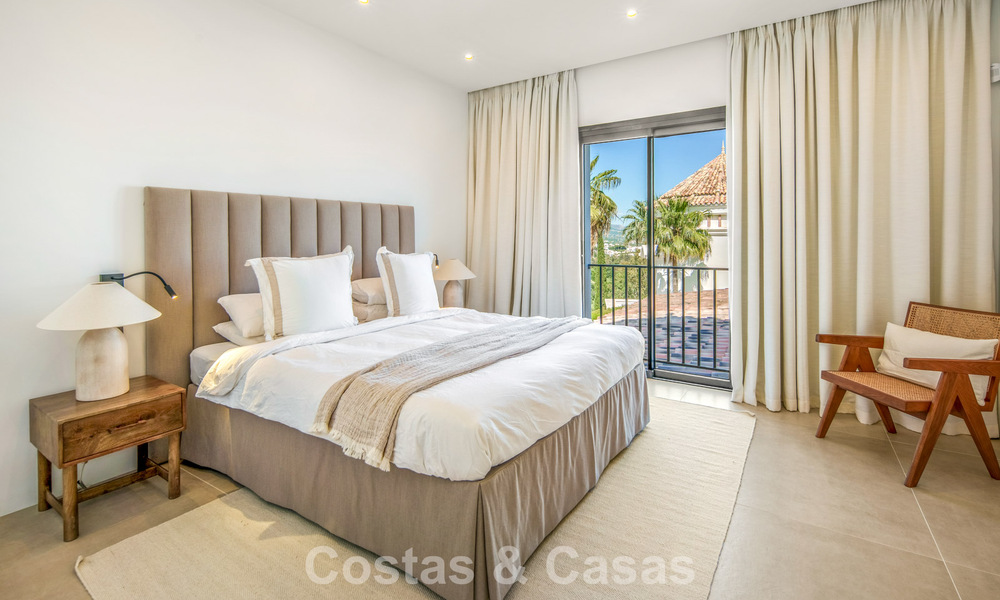 Eigentijdse, Spaanse luxevilla met panoramisch zeezicht te koop in Marbella - Benahavis 803393