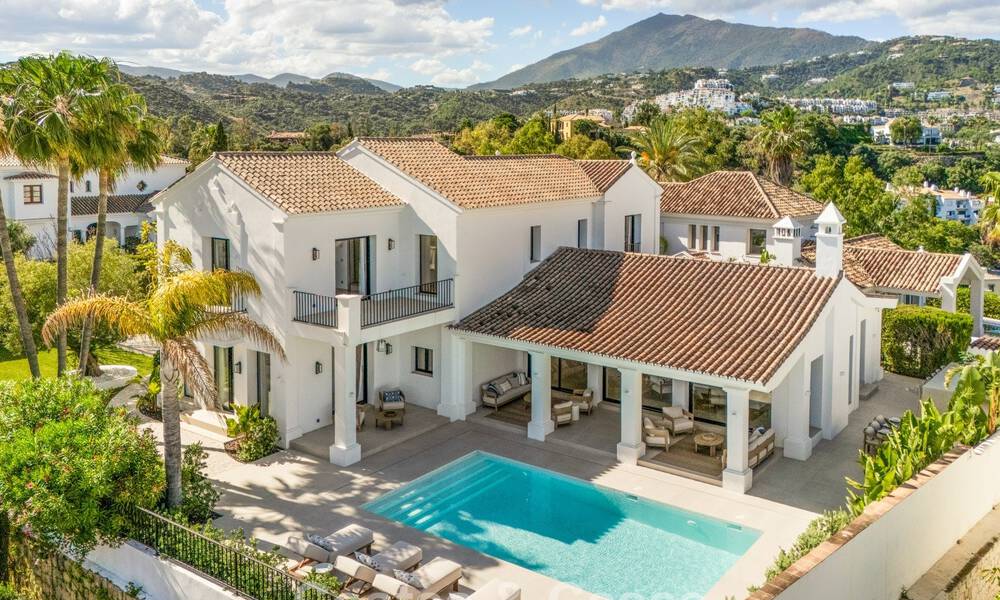 Eigentijdse, Spaanse luxevilla met panoramisch zeezicht te koop in Marbella - Benahavis 803401