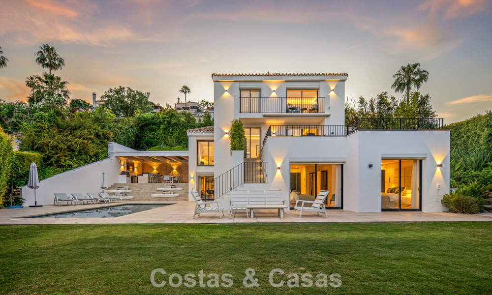 Elegante luxevilla met eigentijds-mediterrane architectuur te koop in een besloten wijk in Nueva Andalucia, Marbella 803415