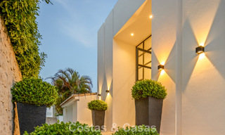 Elegante luxevilla met eigentijds-mediterrane architectuur te koop in een besloten wijk in Nueva Andalucia, Marbella 803416 