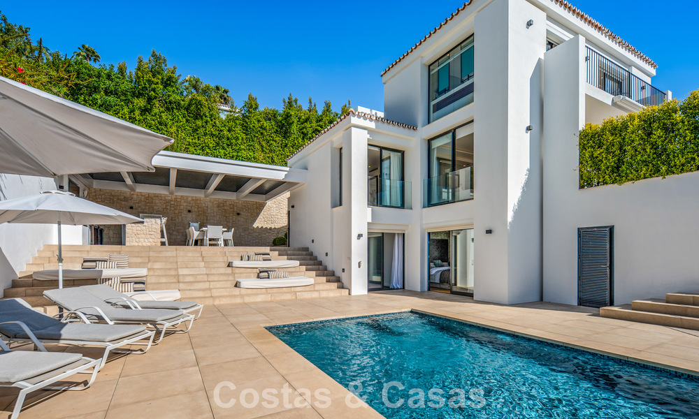 Elegante luxevilla met eigentijds-mediterrane architectuur te koop in een besloten wijk in Nueva Andalucia, Marbella 803420