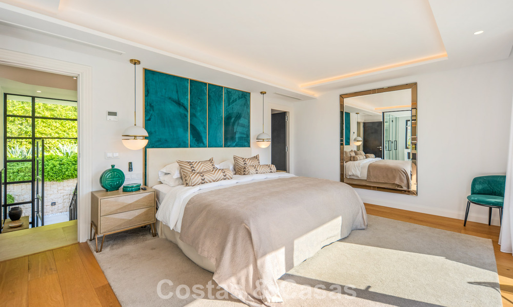 Elegante luxevilla met eigentijds-mediterrane architectuur te koop in een besloten wijk in Nueva Andalucia, Marbella 803431