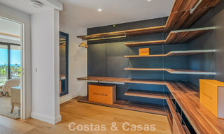 Elegante luxevilla met eigentijds-mediterrane architectuur te koop in een besloten wijk in Nueva Andalucia, Marbella 803438 