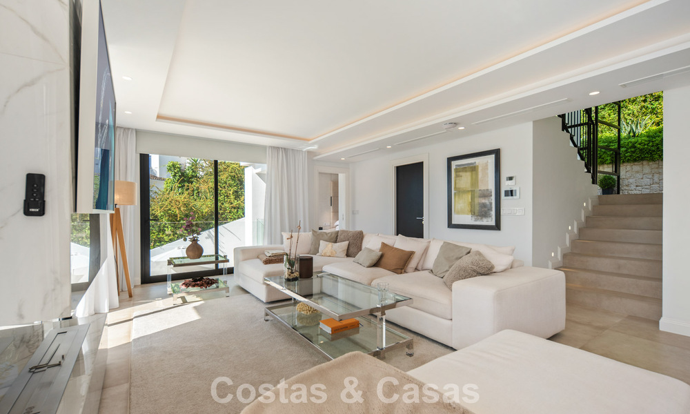 Elegante luxevilla met eigentijds-mediterrane architectuur te koop in een besloten wijk in Nueva Andalucia, Marbella 803442