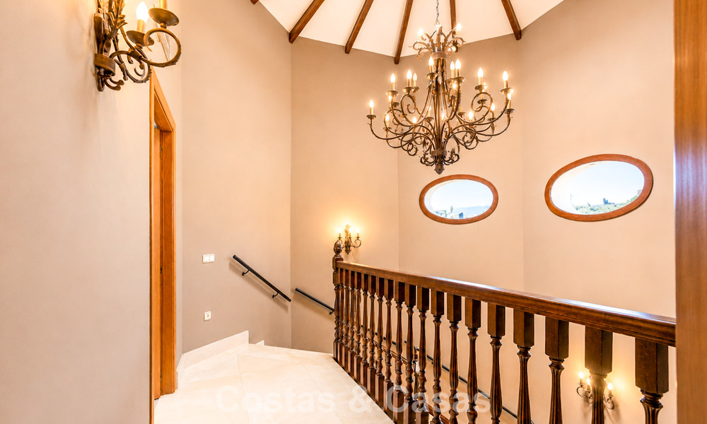 Ruime Mediterrane villa met zeezicht en fantastisch renovatiepotentieel te koop in La Quinta, Marbella - Benahavis 803494