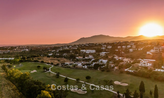 Gelijkvloerse luxevilla met Spaanse bouwstijl en directe toegang tot de golfbaan te koop in Marbella - Benahavis 803547 