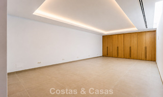 Nieuwe, exclusieve, instapklare, moderne villa te koop in een strandwijk tegen San Pedro, Marbella 803558 