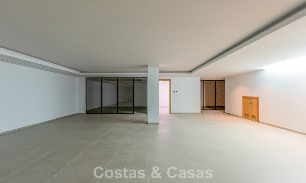 Nieuwe, exclusieve, instapklare, moderne villa te koop in een strandwijk tegen San Pedro, Marbella 803576