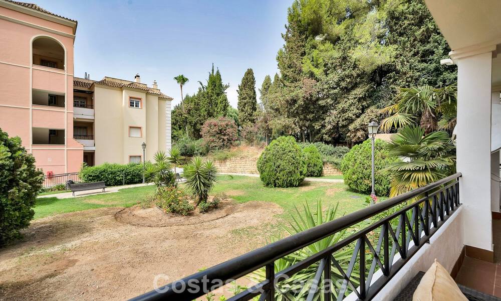 Ruim appartement met royaal terras te koop op loopafstand van de voorzieningen in Aloha in Nueva Andalucia, Marbella 803662