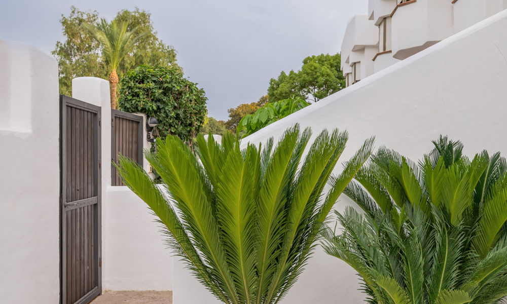 Exclusieve halfvrijstaande woning met dakterras te koop op Marbella’s Golden Mile 803897