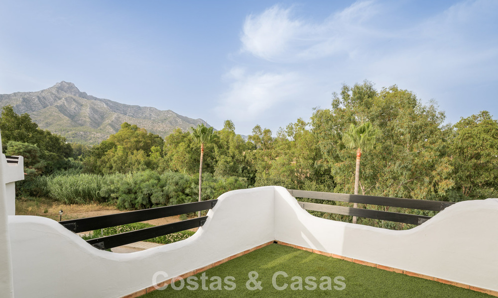 Exclusieve halfvrijstaande woning met dakterras te koop op Marbella’s Golden Mile 803902
