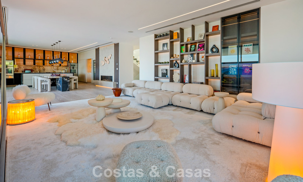 Eersteklas luxevilla met fenomenaal zeezicht te koop, in een afgesloten woonwijk van La Quinta, Marbella - Benahavis 803709