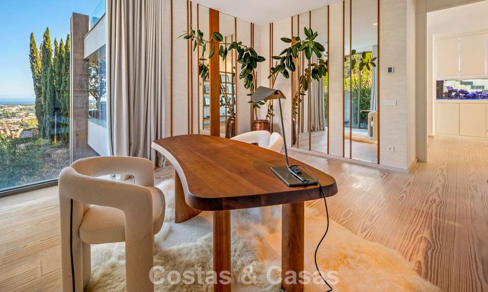 Eersteklas luxevilla met fenomenaal zeezicht te koop, in een afgesloten woonwijk van La Quinta, Marbella - Benahavis 803711