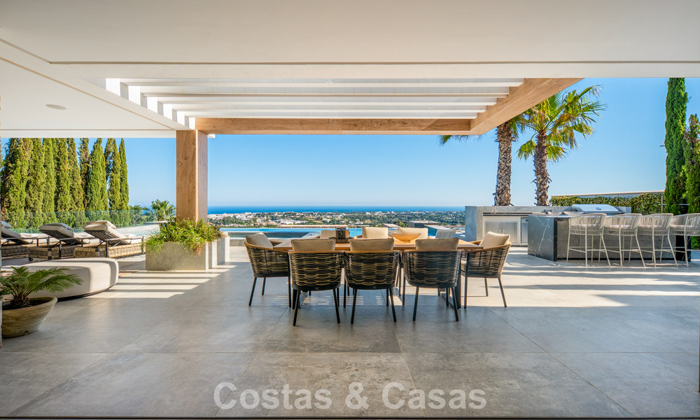 Eersteklas luxevilla met fenomenaal zeezicht te koop, in een afgesloten woonwijk van La Quinta, Marbella - Benahavis 803722