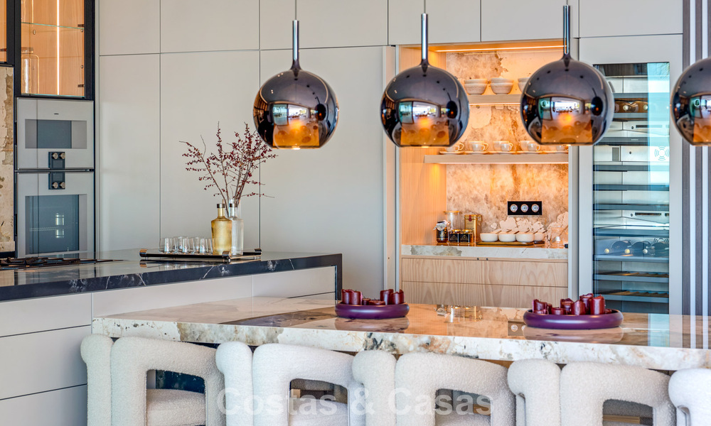 Eersteklas luxevilla met fenomenaal zeezicht te koop, in een afgesloten woonwijk van La Quinta, Marbella - Benahavis 803749