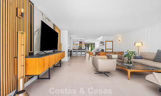 Modern Andalusisch hoekhuis te koop, in een gezochte gated community, eerstelijn Aloha Golf in Nueva Andalucia, Marbella 803761 