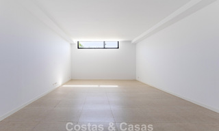 Nieuwe, moderne rijwoning te koop op wandelafstand van het strand in Elviria, ten oosten van Marbella centrum 804090 