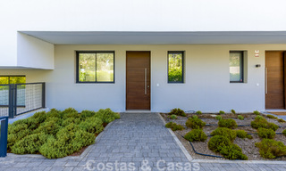 Nieuwe, moderne rijwoning te koop op wandelafstand van het strand in Elviria, ten oosten van Marbella centrum 804094 