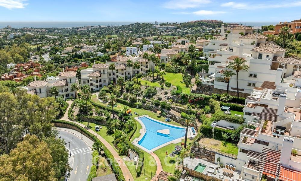 Luxe gerenoveerd appartement met panoramisch uitzicht te koop in Nueva Andalucia, Marbella 804056