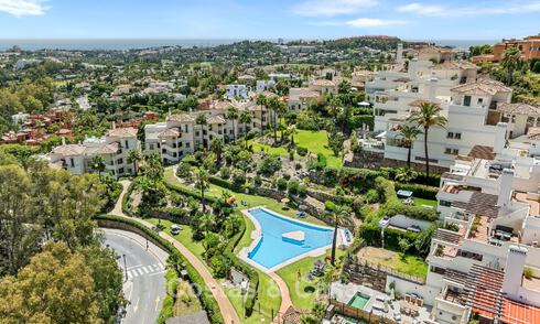 Luxe gerenoveerd appartement met panoramisch uitzicht te koop in Nueva Andalucia, Marbella 804056