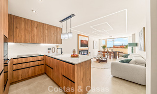 Luxe gerenoveerd appartement met panoramisch uitzicht te koop in Nueva Andalucia, Marbella 804067 