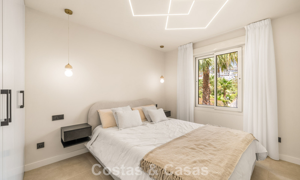 Luxe gerenoveerd appartement met panoramisch uitzicht te koop in Nueva Andalucia, Marbella 804074
