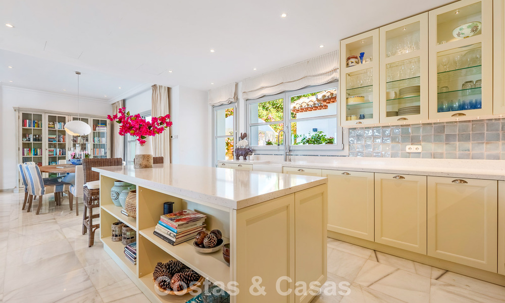 Charmante villa in een Mediterrane stijl te koop in Sierra Blanca op Marbella’s Golden Mile 804013