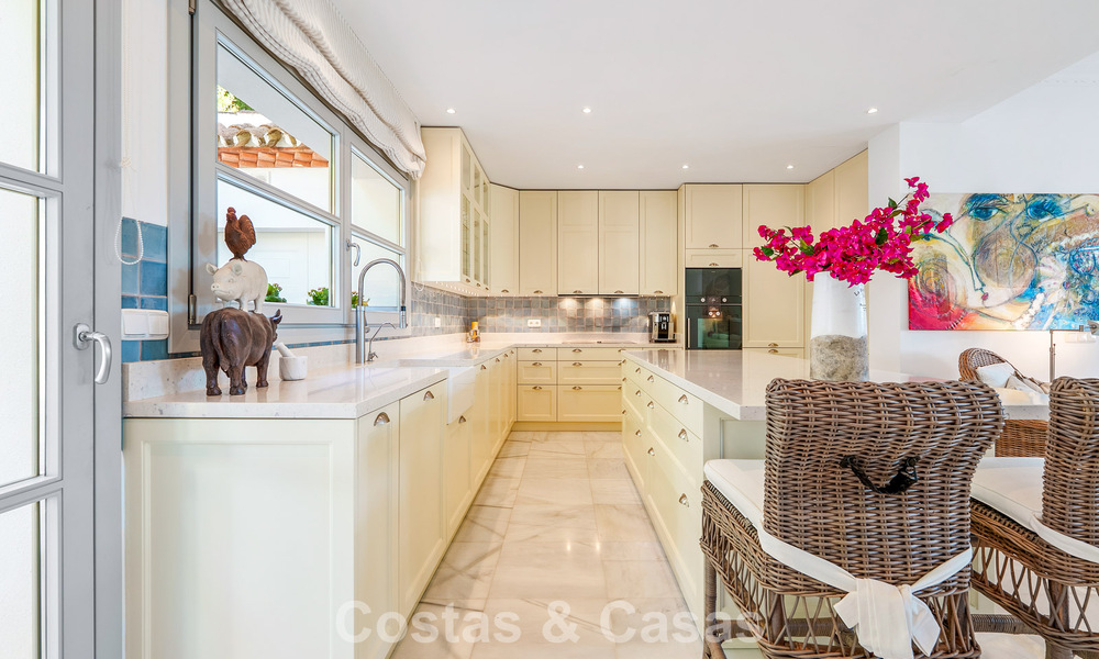 Charmante villa in een Mediterrane stijl te koop in Sierra Blanca op Marbella’s Golden Mile 804014