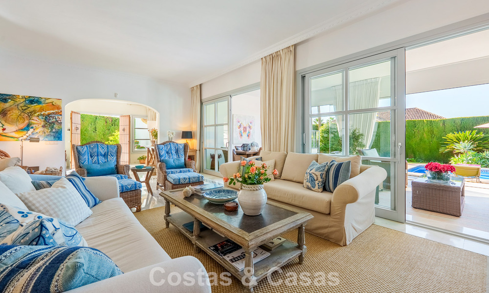 Charmante villa in een Mediterrane stijl te koop in Sierra Blanca op Marbella’s Golden Mile 804017