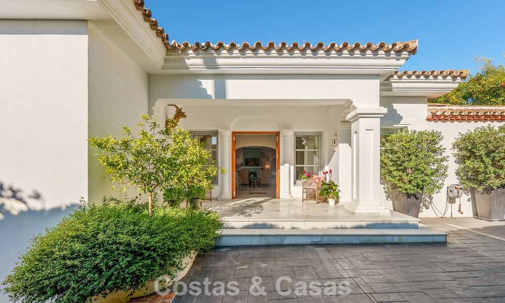 Charmante villa in een Mediterrane stijl te koop in Sierra Blanca op Marbella’s Golden Mile 804027