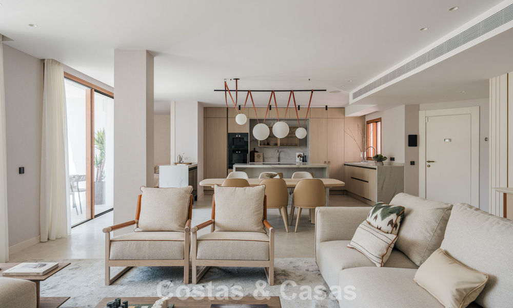 Hoogwaardig gerenoveerd duplex tuinappartement te koop in Nueva Andalucia, Marbella 804208