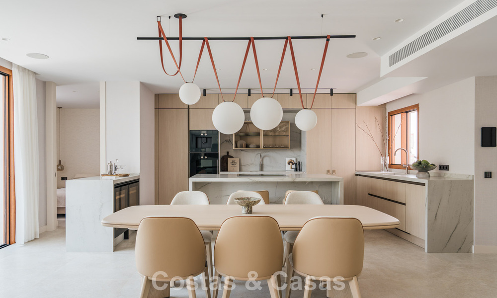 Hoogwaardig gerenoveerd duplex tuinappartement te koop in Nueva Andalucia, Marbella 804209