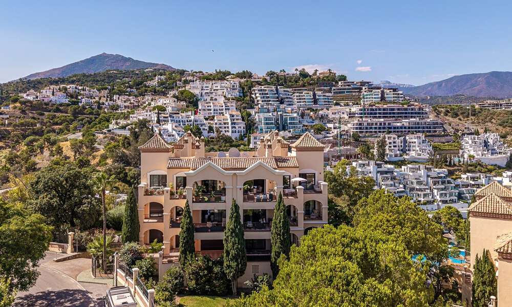 Luxe penthouse met panoramisch zeezicht te koop in La Quinta, Marbella - Benahavis 804293