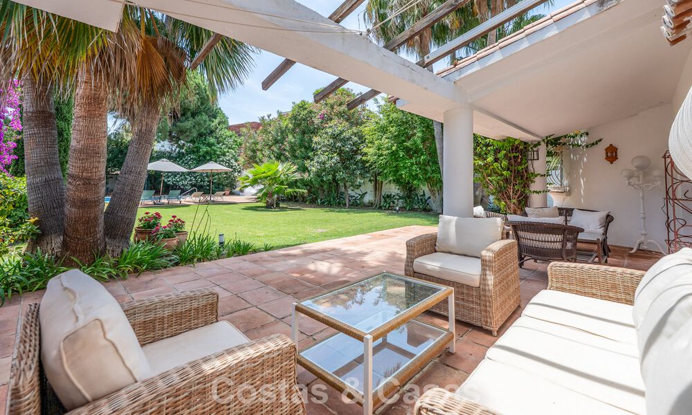 Authentieke mediterrane villa met gastenverblijf te koop vlak bij het strand in San Pedro Playa, Marbella 804335