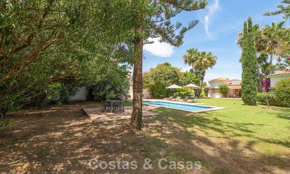 Authentieke mediterrane villa met gastenverblijf te koop vlak bij het strand in San Pedro Playa, Marbella 804342