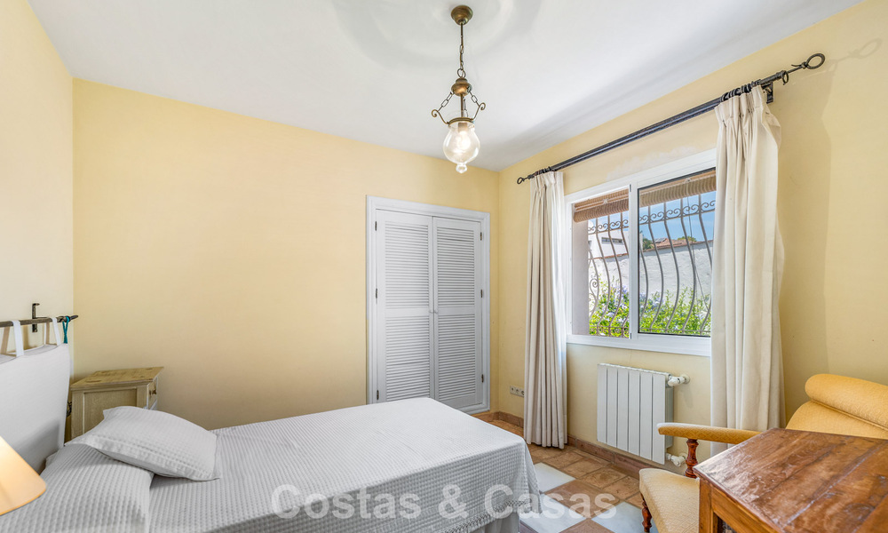 Authentieke mediterrane villa met gastenverblijf te koop vlak bij het strand in San Pedro Playa, Marbella 804352